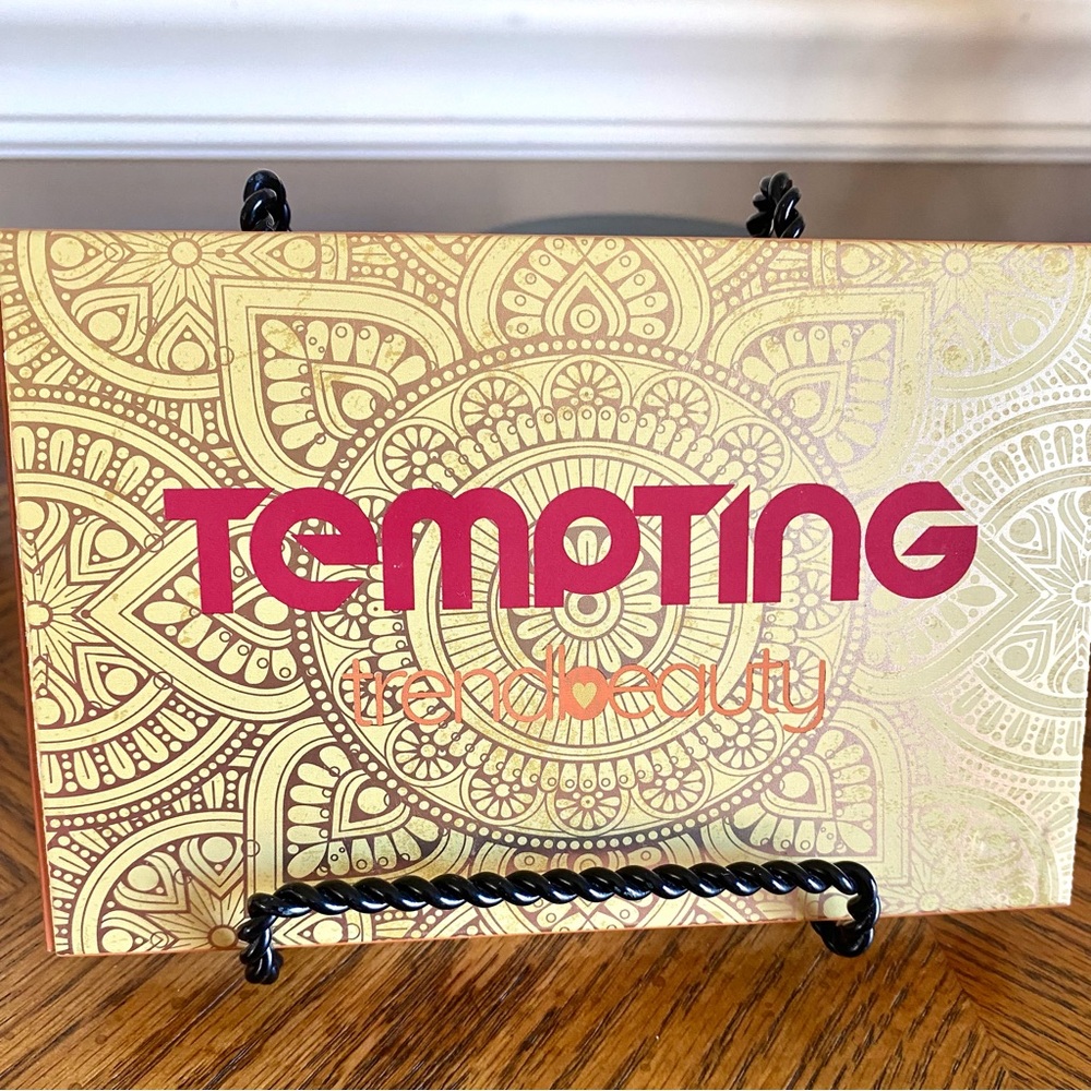 3/$15 5/$20 Tempting Trend Beauty 15 color eyeshadow Palette new in package - Picture 2 of 7